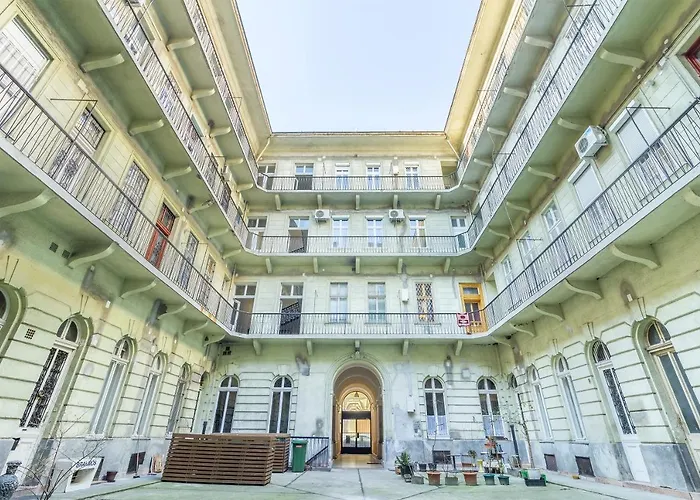 King93 Apartment In Central Budapest.